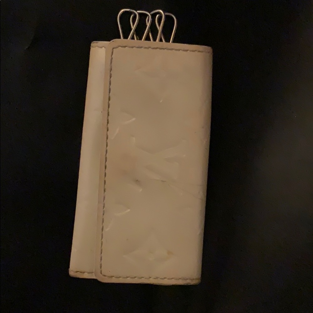 LV keychain - Picture 1 of 3